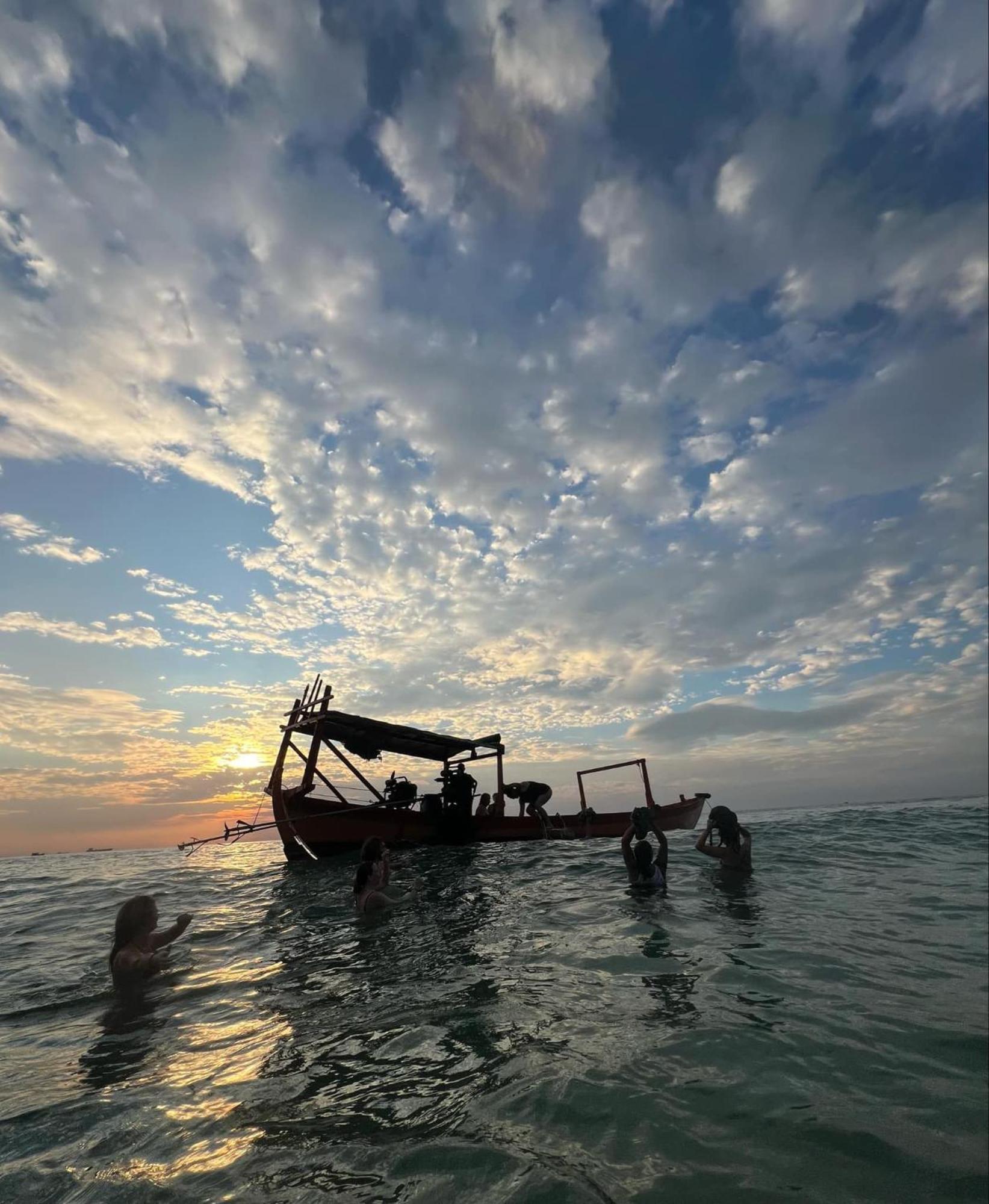 Easy Tiger - M'Pai Bay Beach, Koh Rong Sanloem Exterior photo